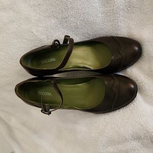 Nicole womans 8 1/2 brown heels with ankle strap